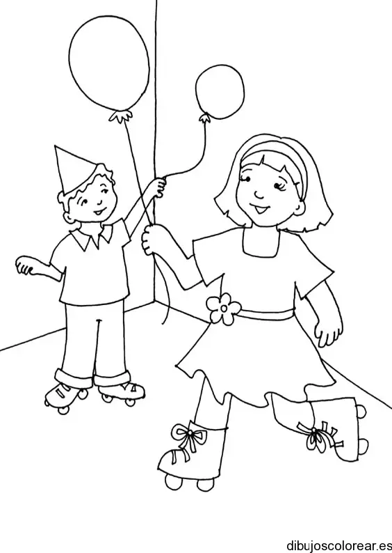 Niños juegan con globos