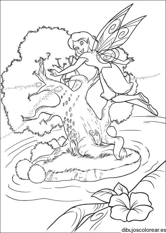 Dibujo de un hada en un árbol