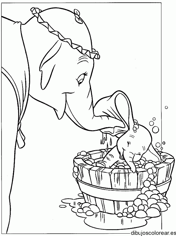 Dibujo de Dumbo en la bañera con su madre
